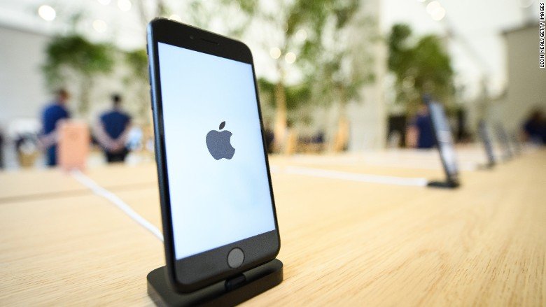O próximo iPhone carregará sem fio?